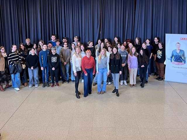 Unternehmerinnen inspirieren Schüler:innen des Ingeborg Bachmann Gymnasiums